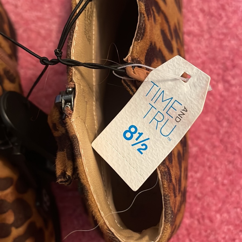 Boots - Picture 4 of 6